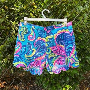 Lilly Pulitzer Scalloped Shorts - Size 4